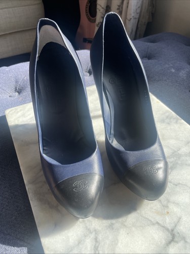 Black chanel cap toe - cap,