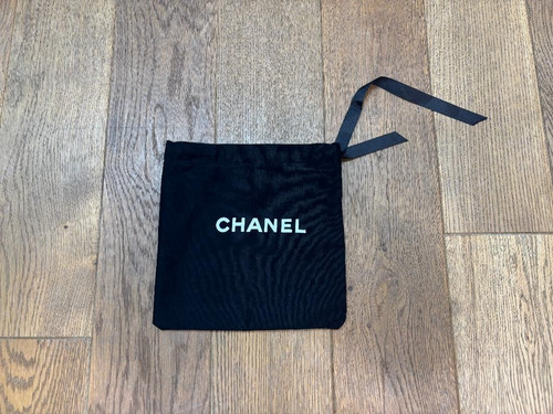 Chanel black dust bag w20cm - chanel,