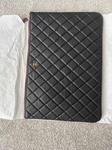 Chanel black quilted - chanel,