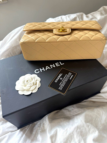 Chanel medium classic flap