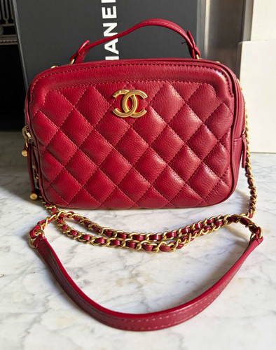 Chanel red quilted leather - red,