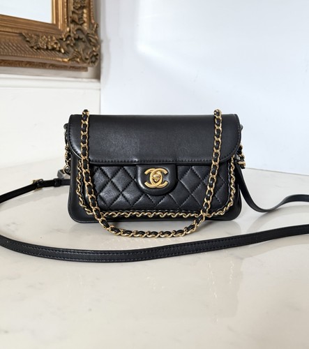 Chanel black quilted crossbody - black,