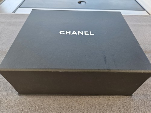 Chanel empty gift box - chanel,