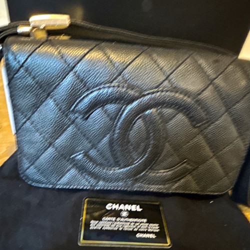 Chanel black quilted leather - quilted,