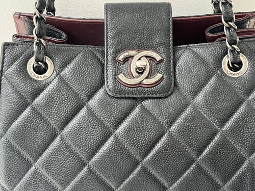 Chanel medium caviar leather - medium,