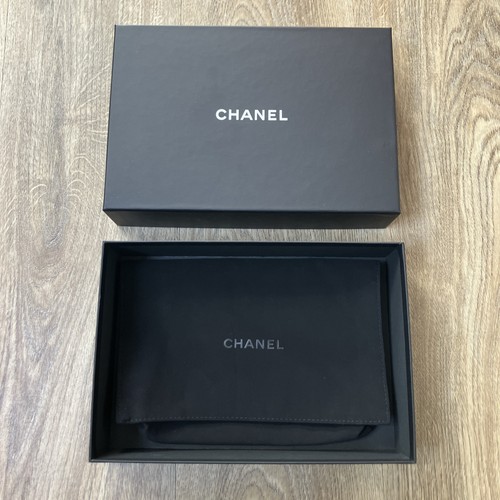 Authentic chanel box 18 x - 26,