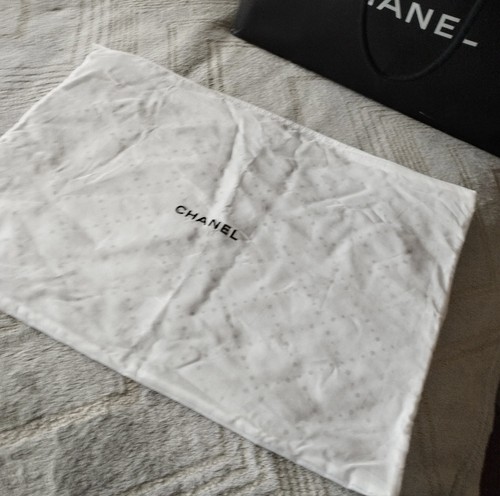 Authentic chanel white - white, large