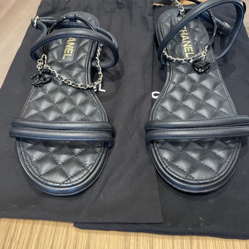 Authentic chanel black quilted - authentic,