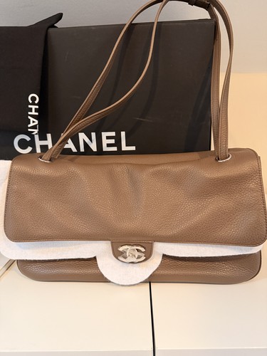 Chanel maxi flap - chanel,