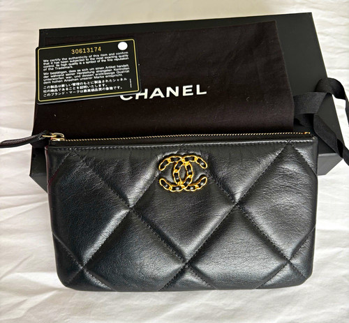 Authentic chanel black quilted - black,