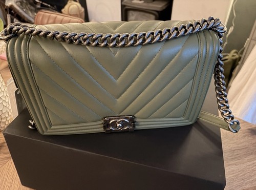 Chanel khaki boy medium - chanel,