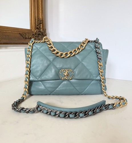 Chanel large lambskin - chanel, 19