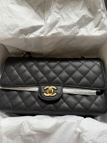 Chanel medium black classic - black,