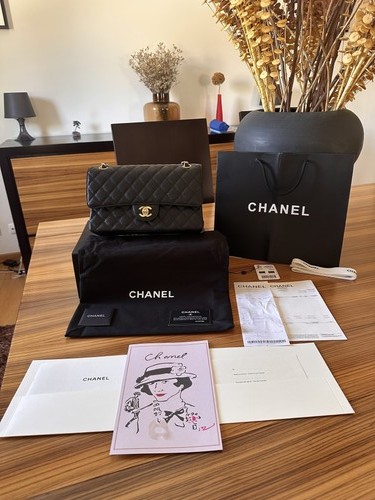 Chanel classic flap - bag, medium