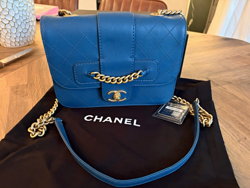 Chanel classic flap small - chanel,