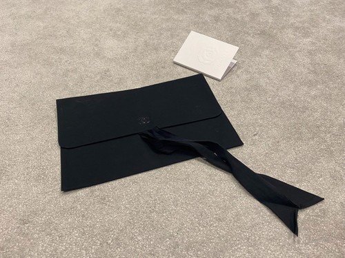 100 authentic chanel limited - 100%,
