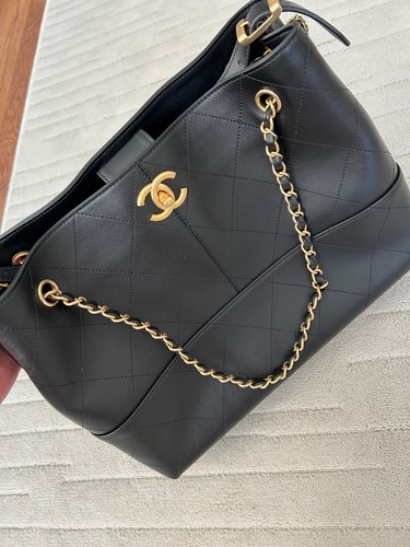 Chanel 25a hobo - chanel, black