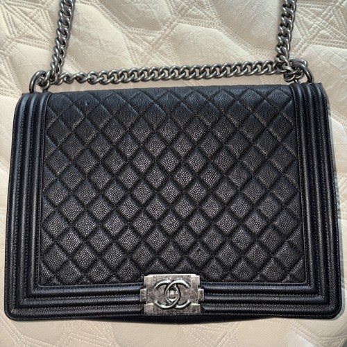 Chanel boy bag - (l), grained