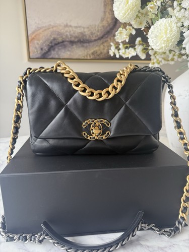 Chanel womens black quilted - 19,