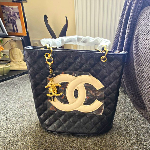Chanel black quilted leather - chanel,