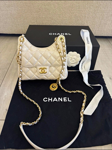 Chanel white quilted leather - white,